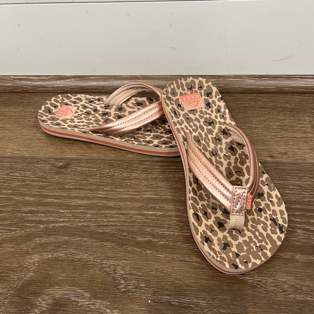 Reef Ahi Flip-Flop Girls Gold New Without Tags Size 4/5